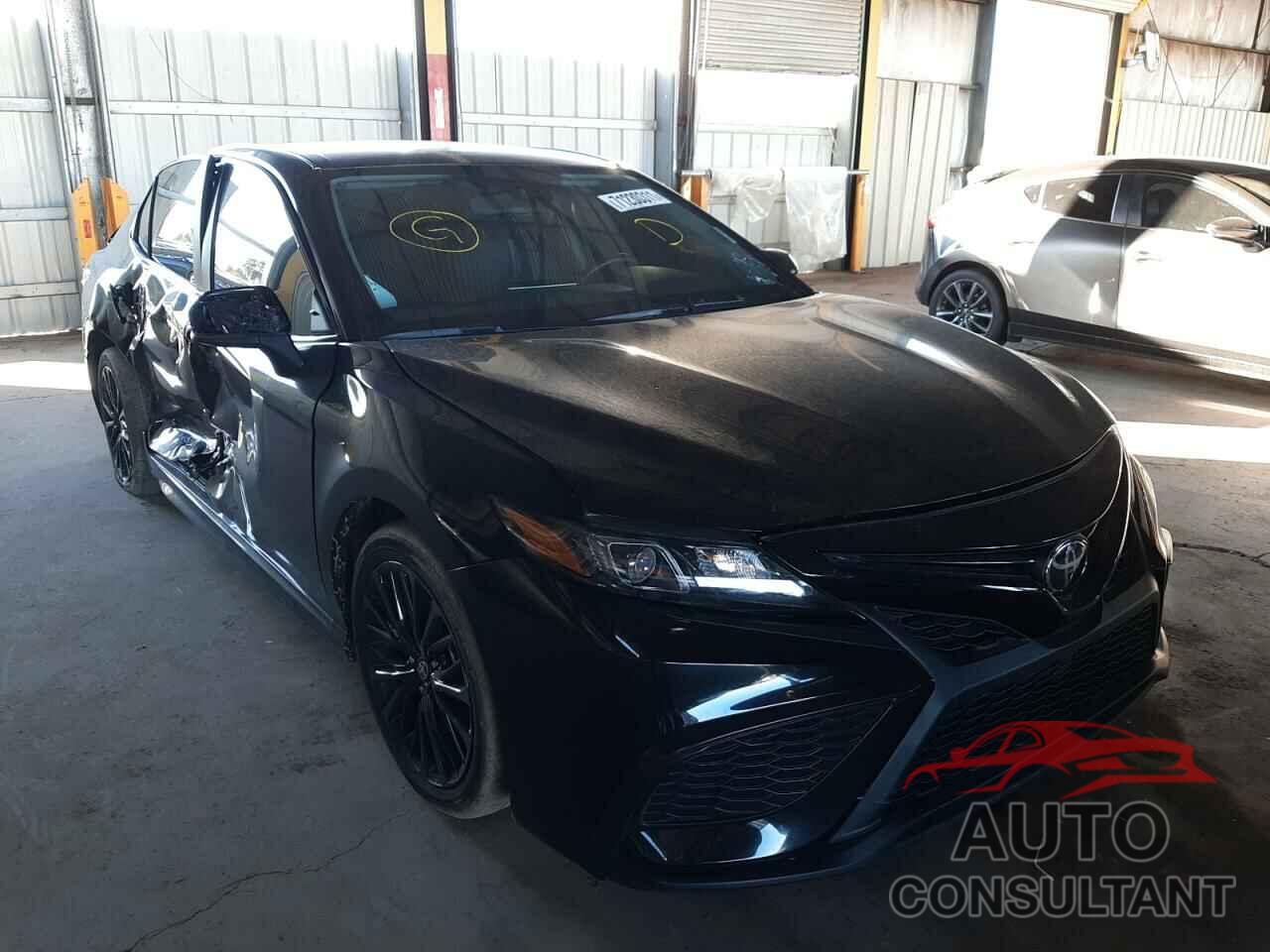 TOYOTA CAMRY 2021 - 4T1G11AK4MU421327