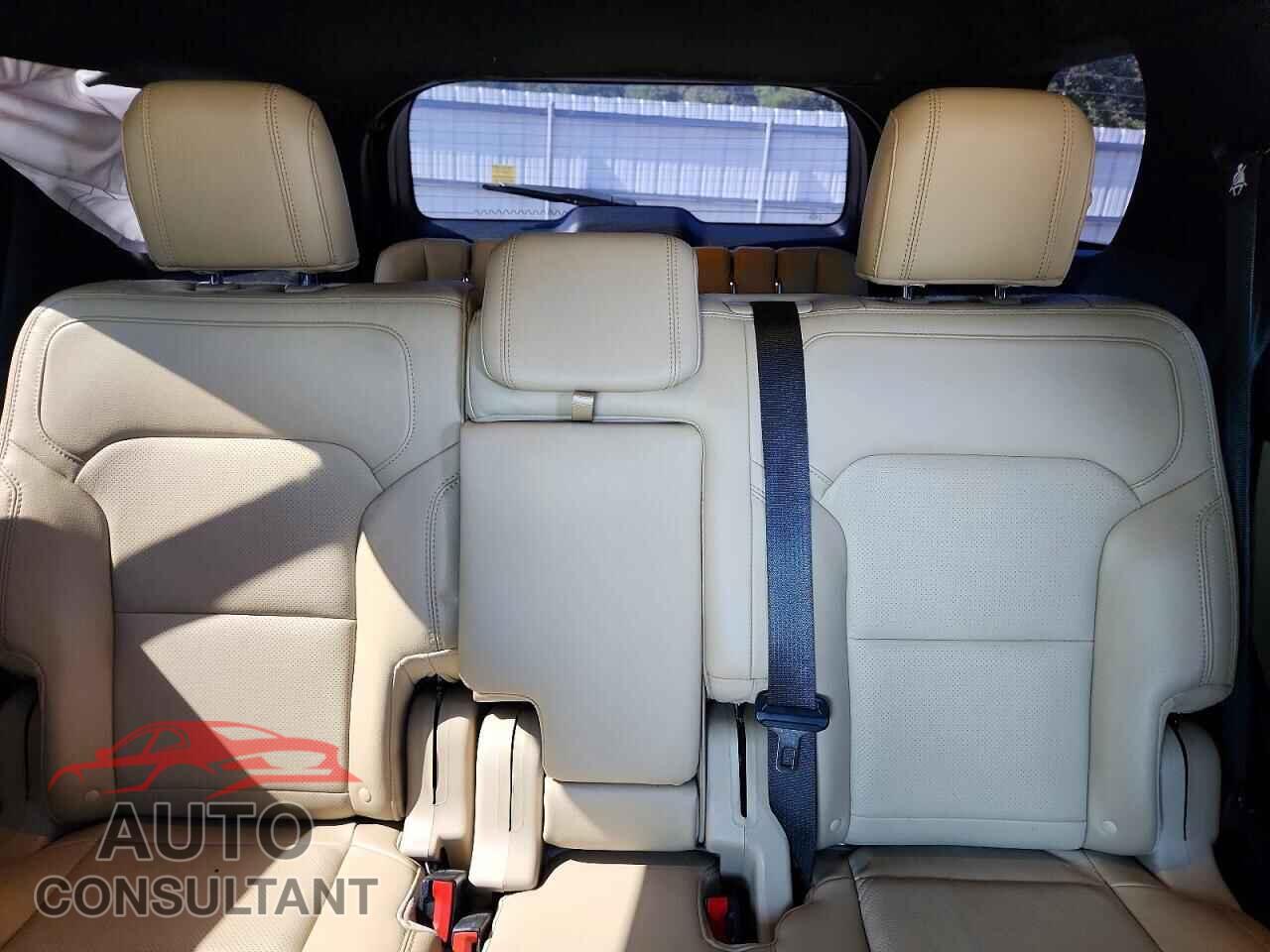 FORD EXPLORER 2017 - 1FM5K7FH2HGA84844