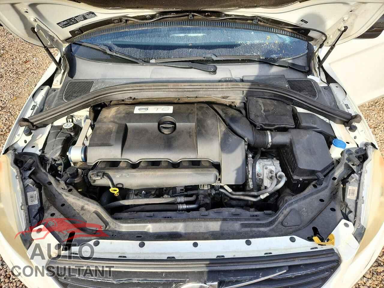 VOLVO XC60 2015 - YV4902RF0F2560928