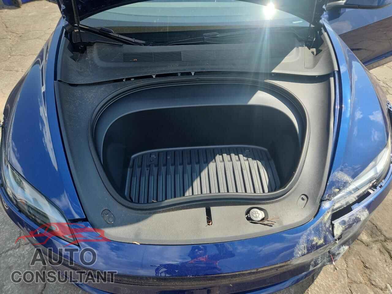 TESLA MODEL 3 2024 - 5YJ3E1EA5RF853840
