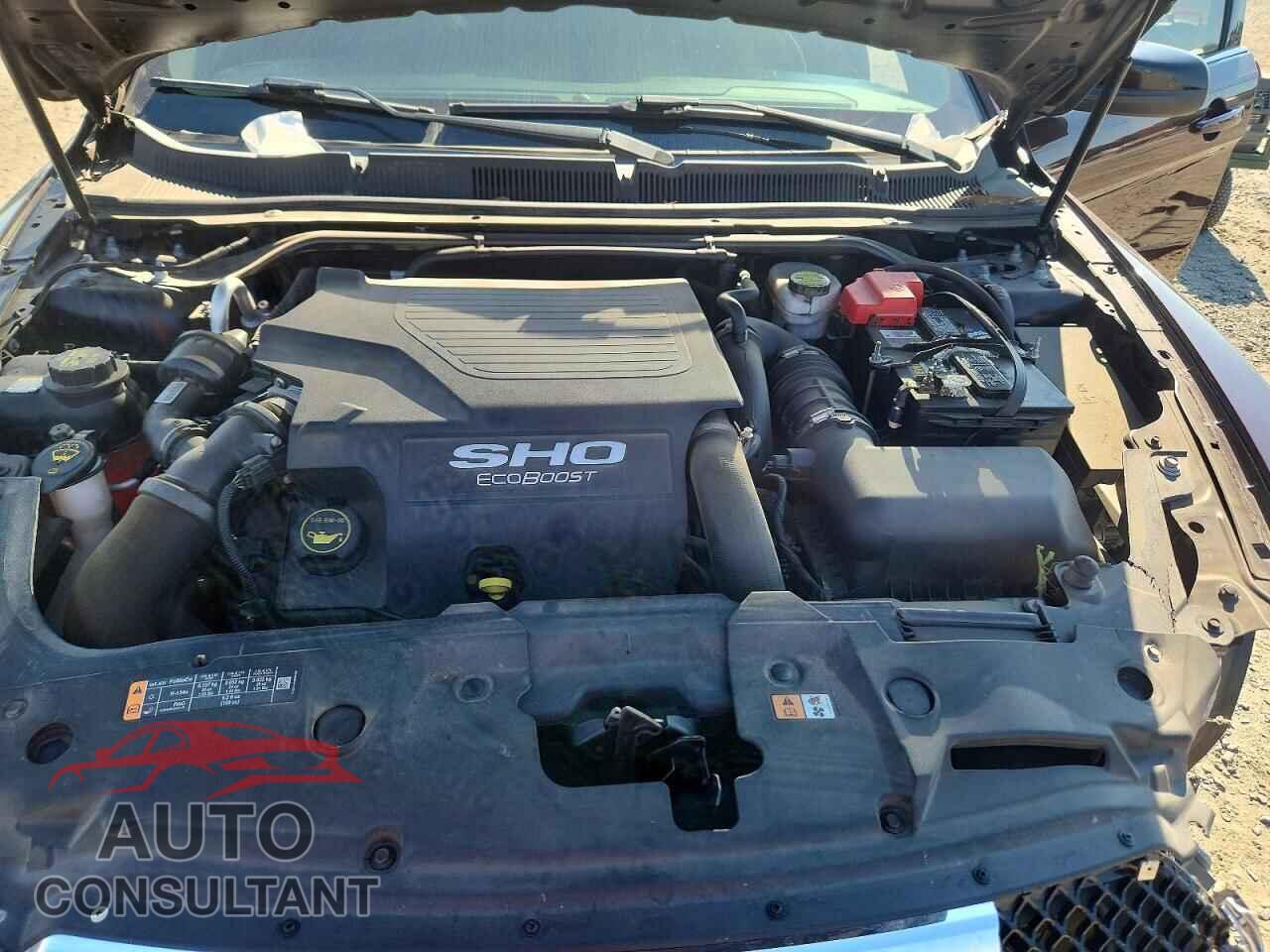 FORD TAURUS 2018 - 1FAHP2KT0JG132370