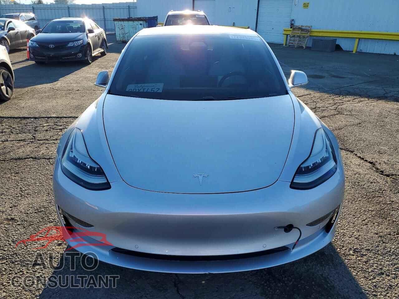 TESLA MODEL 3 2018 - 5YJ3E1EB6JF100198