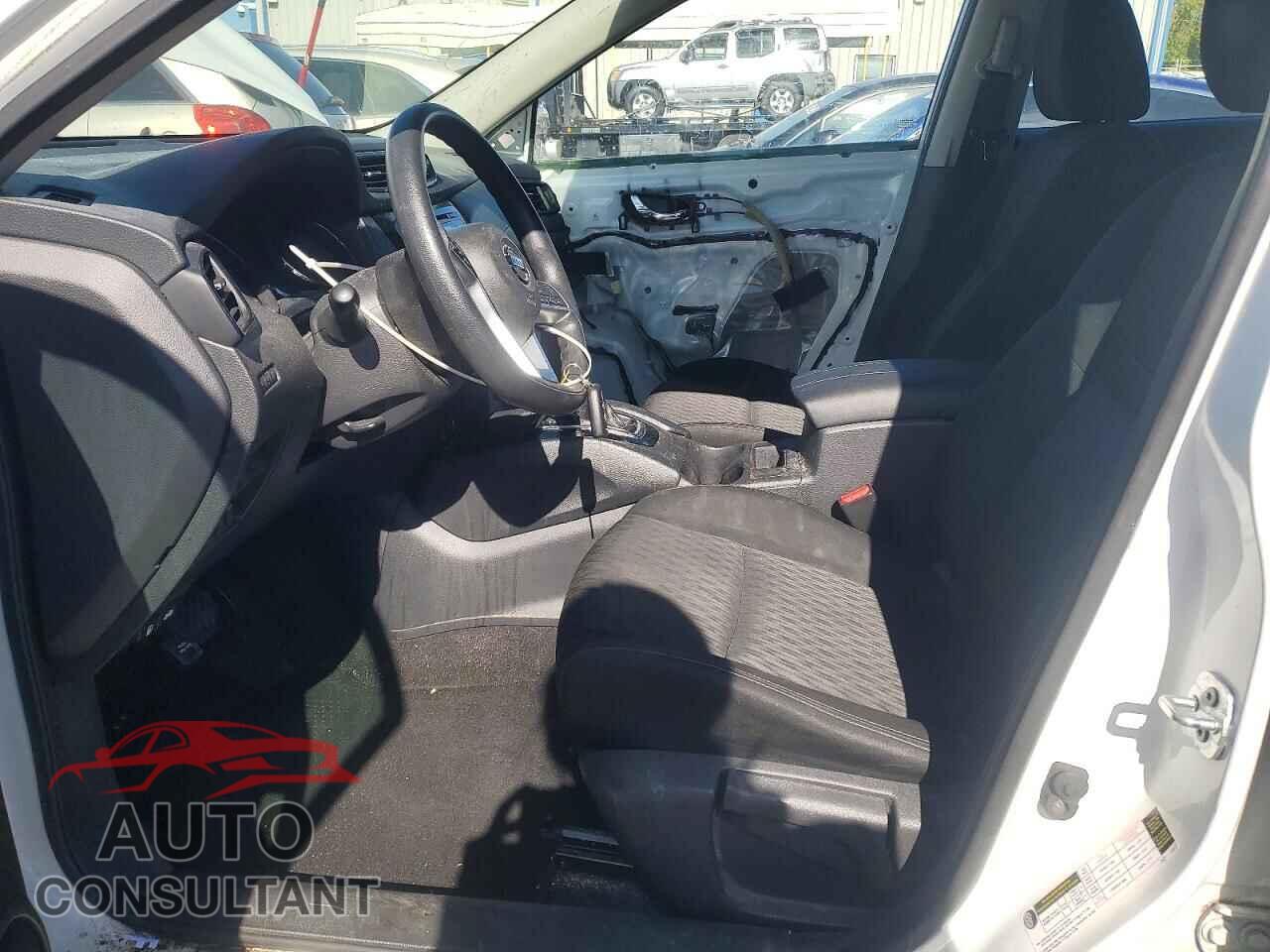 NISSAN ROGUE 2017 - KNMAT2MT4HP583090