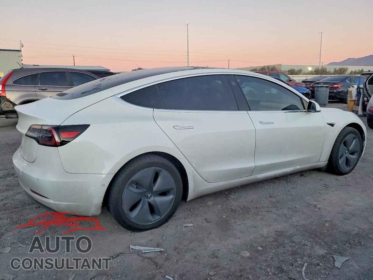 TESLA MODEL 3 2018 - 5YJ3E1EA4JF039005