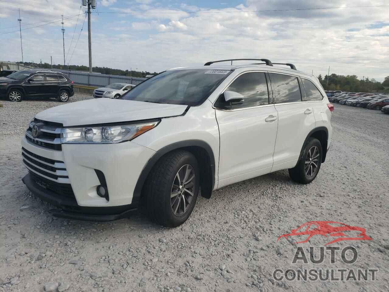 TOYOTA HIGHLANDER 2018 - 5TDJZRFH0JS499179