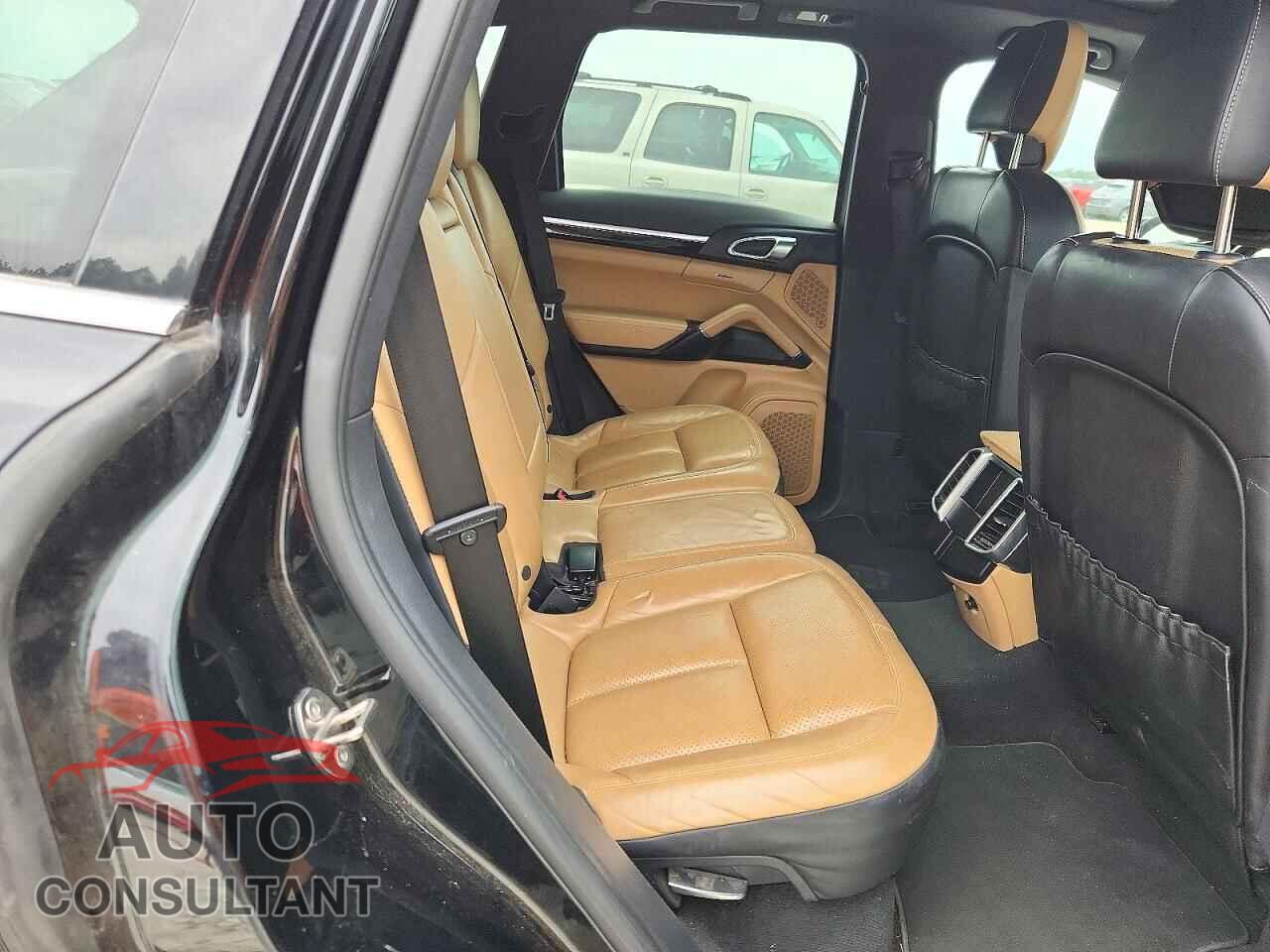 PORSCHE CAYENNE 2016 - WP1AA2A2XGKA11338