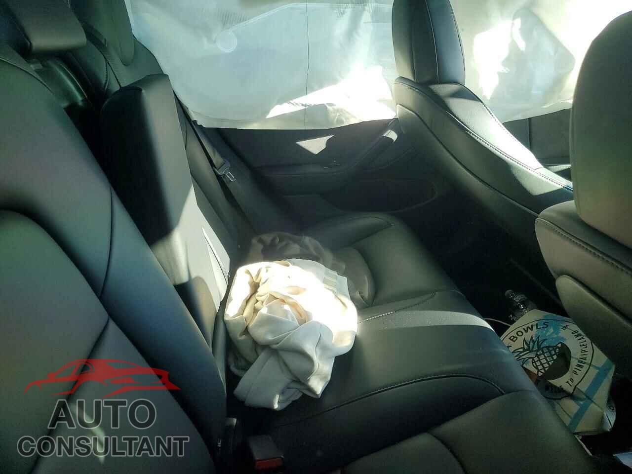 TESLA MODEL 3 2018 - 5YJ3E1EB9JF082666