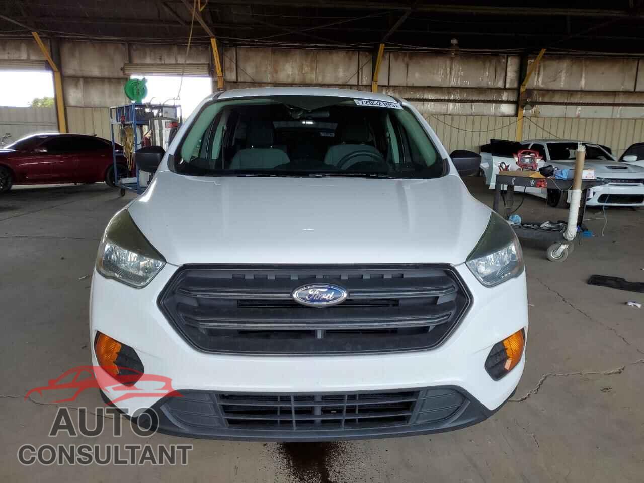 FORD ESCAPE 2017 - 1FMCU0F75HUD12305