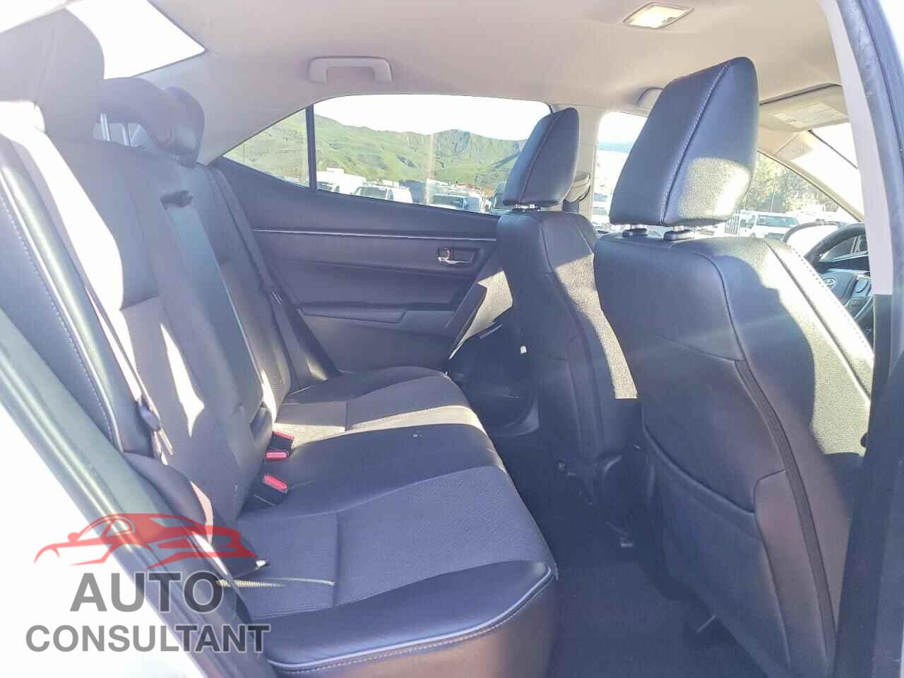 TOYOTA COROLLA 2015 - 5YFBURHE4FP272292
