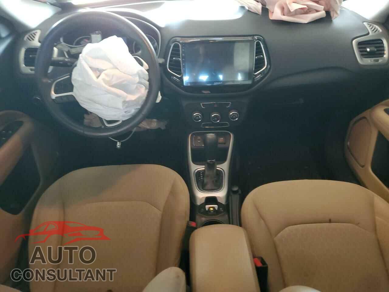 JEEP COMPASS 2018 - 3C4NJCAB3JT488496