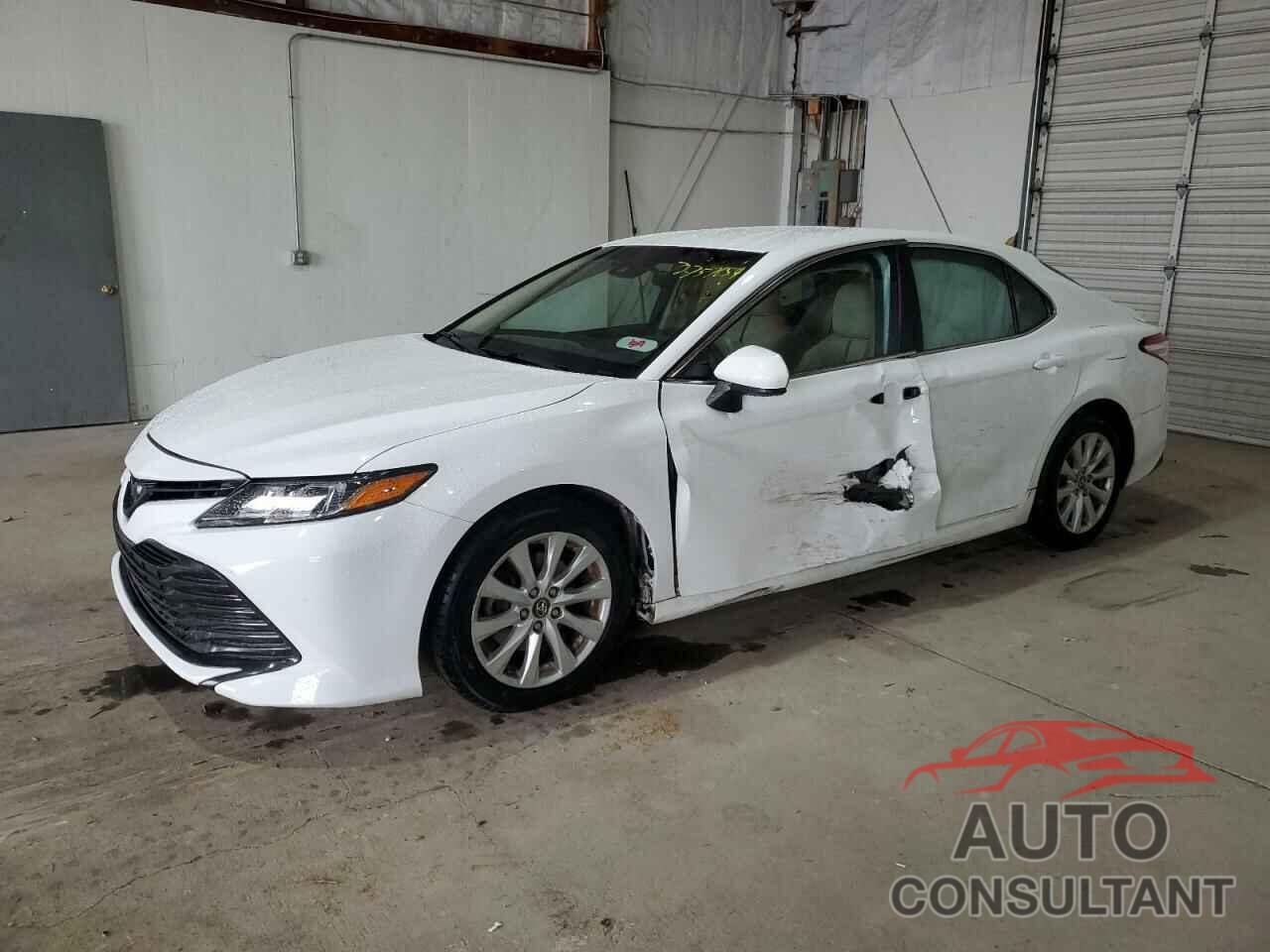 TOYOTA CAMRY 2018 - 4T1B11HK1JU563047
