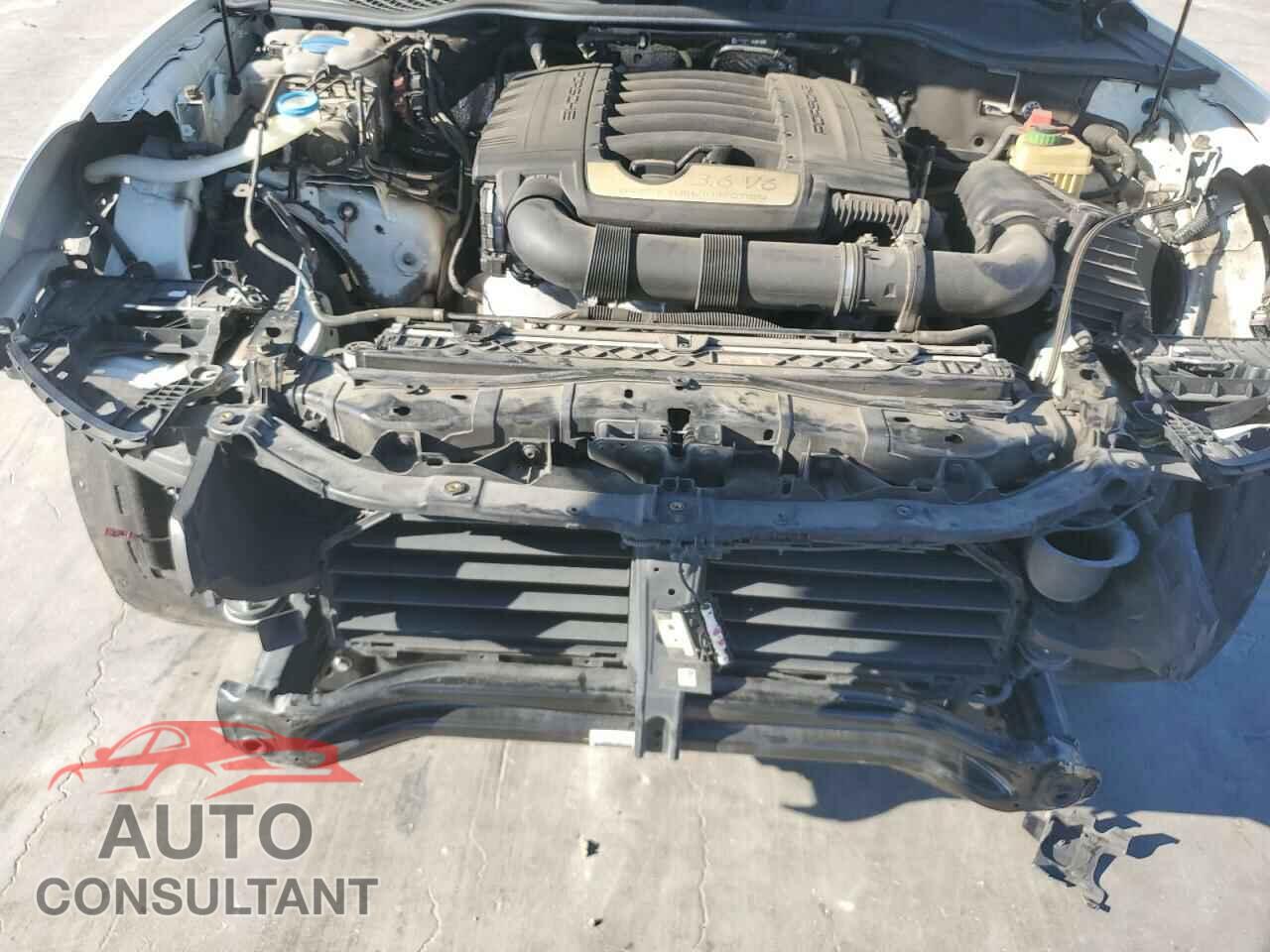 PORSCHE CAYENNE 2018 - WP1AA2A29JKA00371