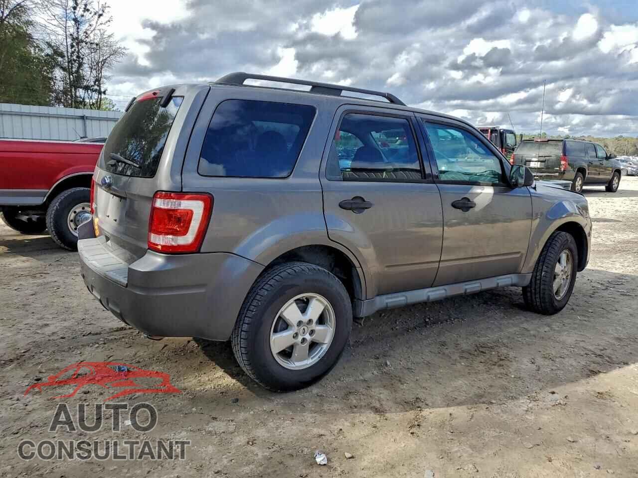 FORD ESCAPE 2011 - 1FMCU0D70BKC30407