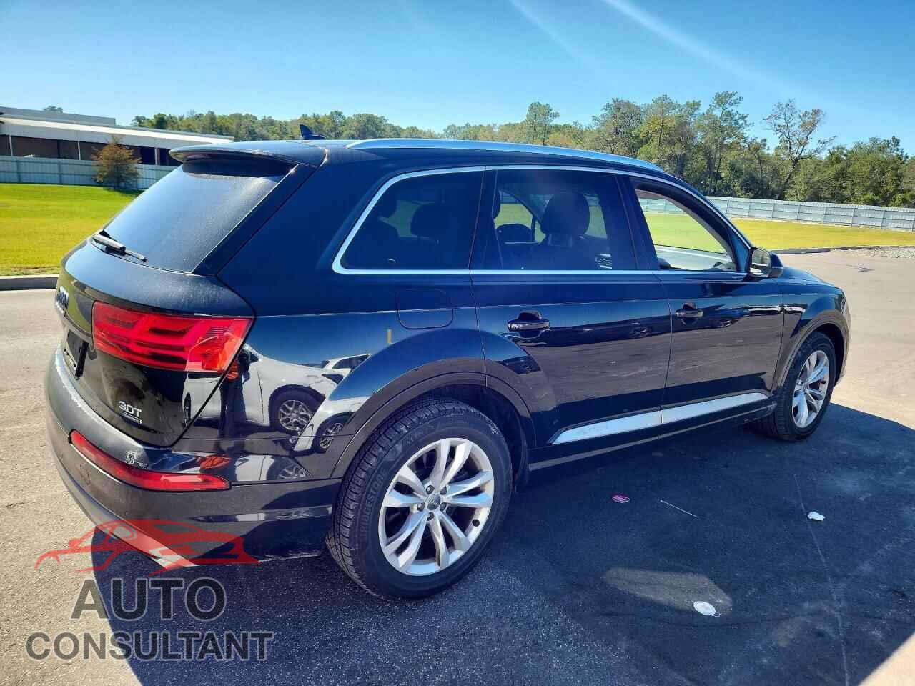 AUDI Q7 2018 - WA1LAAF7XJD019986