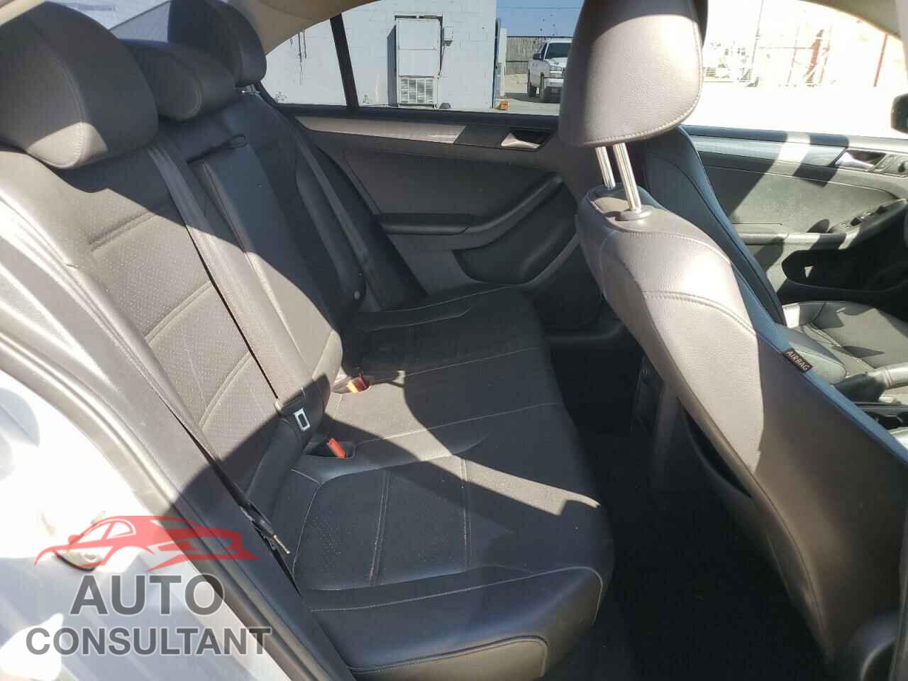 VOLKSWAGEN JETTA 2017 - 3VWDB7AJ5HM411850