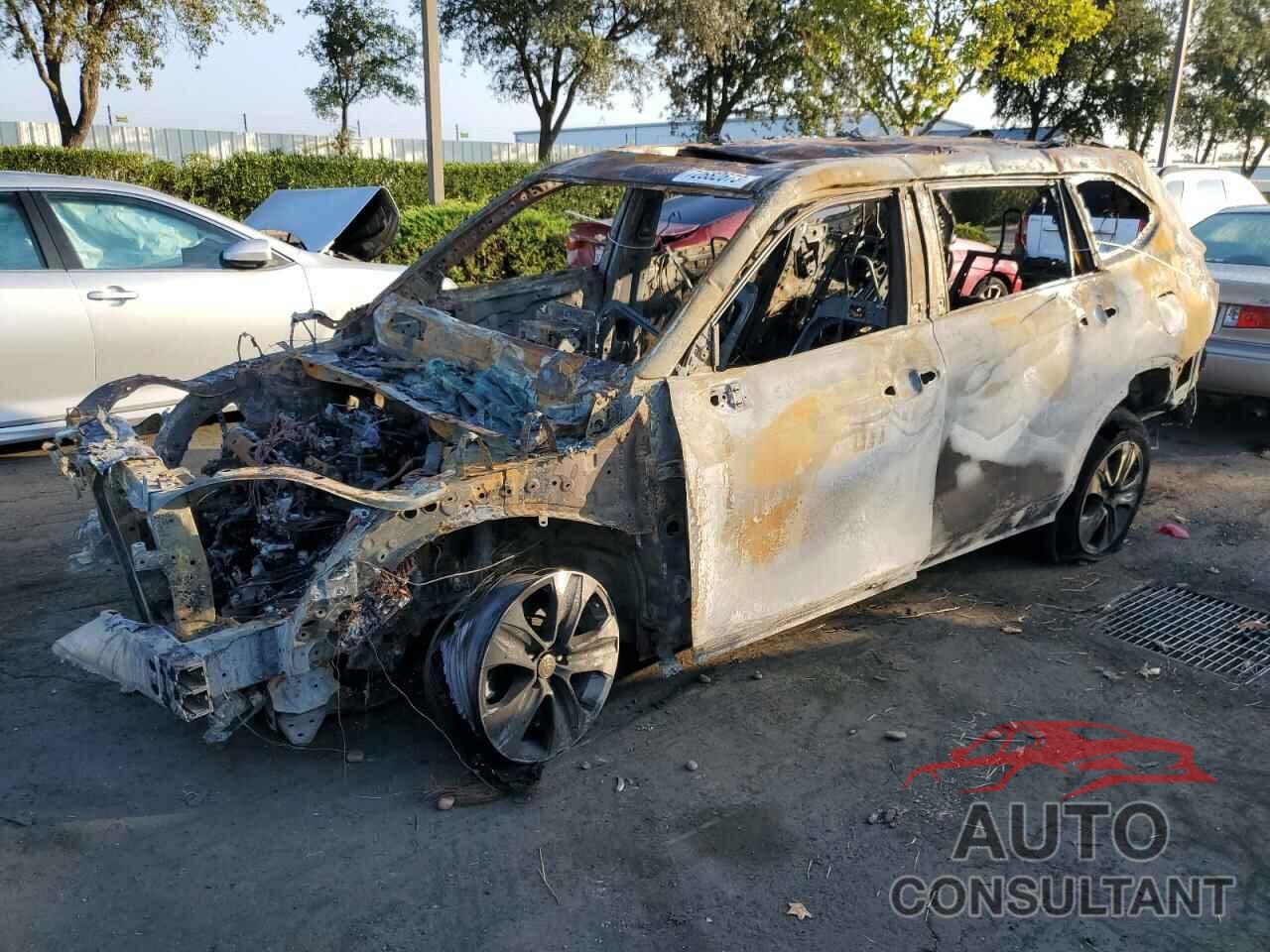 TOYOTA HIGHLANDER 2023 - 5TDKDRBH1PS019832