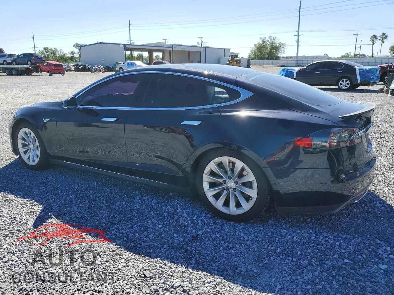 TESLA MODEL S 2013 - 5YJSA1DP2DFP17042