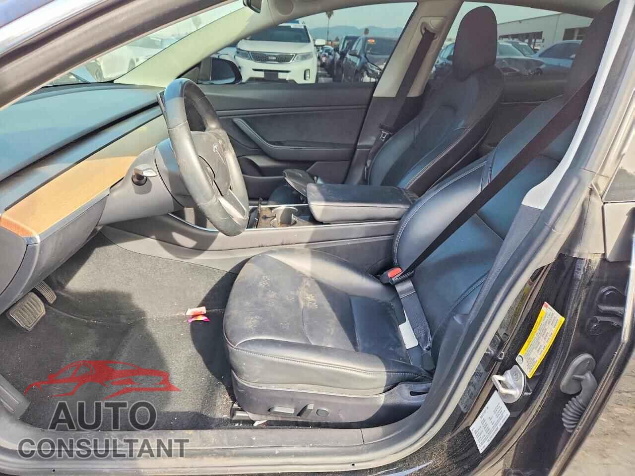 TESLA MODEL 3 2019 - 5YJ3E1EA7KF305022
