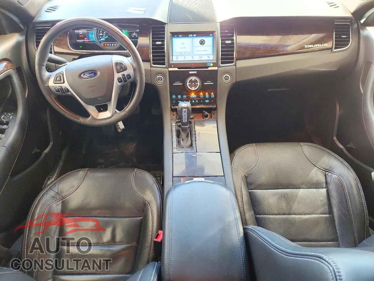 FORD TAURUS 2017 - 1FAHP2F81HG102407