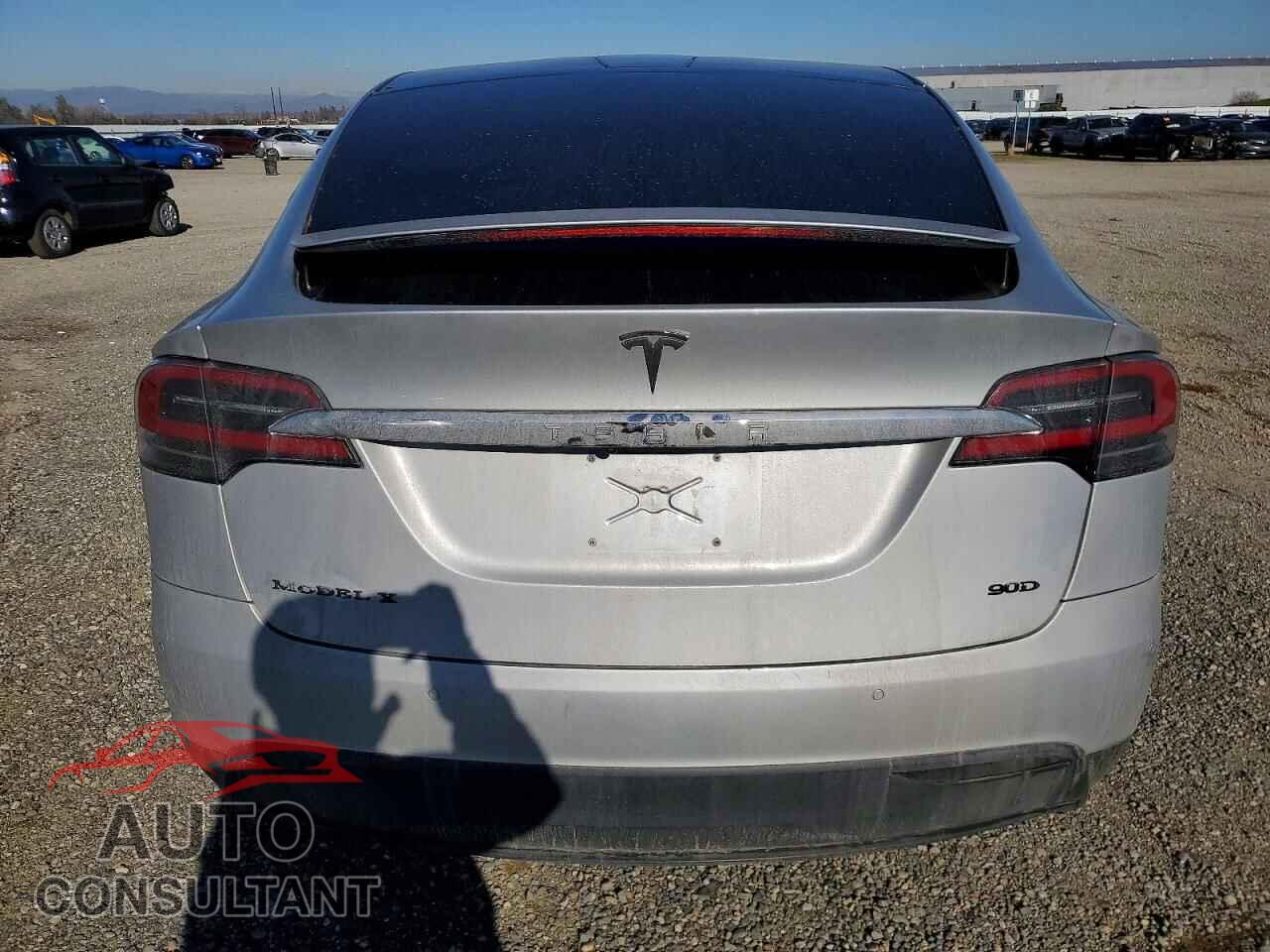 TESLA MODEL X 2016 - 5YJXCAE20GF016670