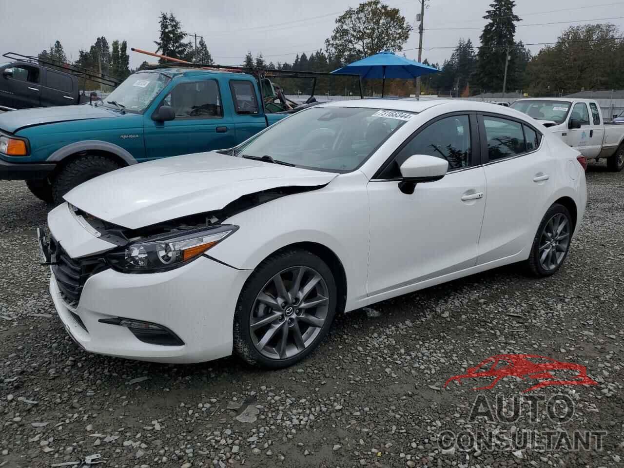 MAZDA 3 2018 - 3MZBN1V38JM227256