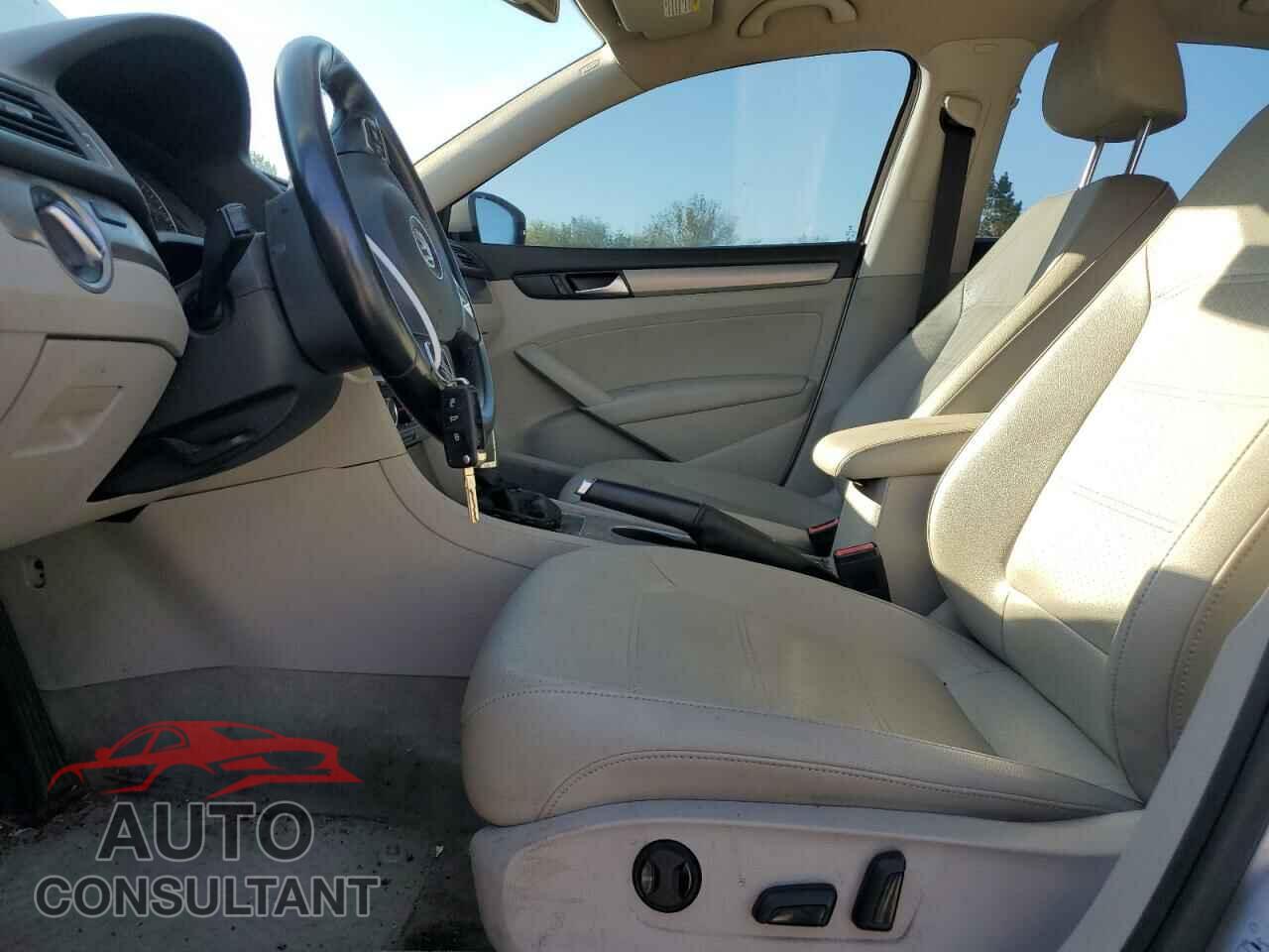 VOLKSWAGEN PASSAT 2014 - 1VWBN7A36EC003726