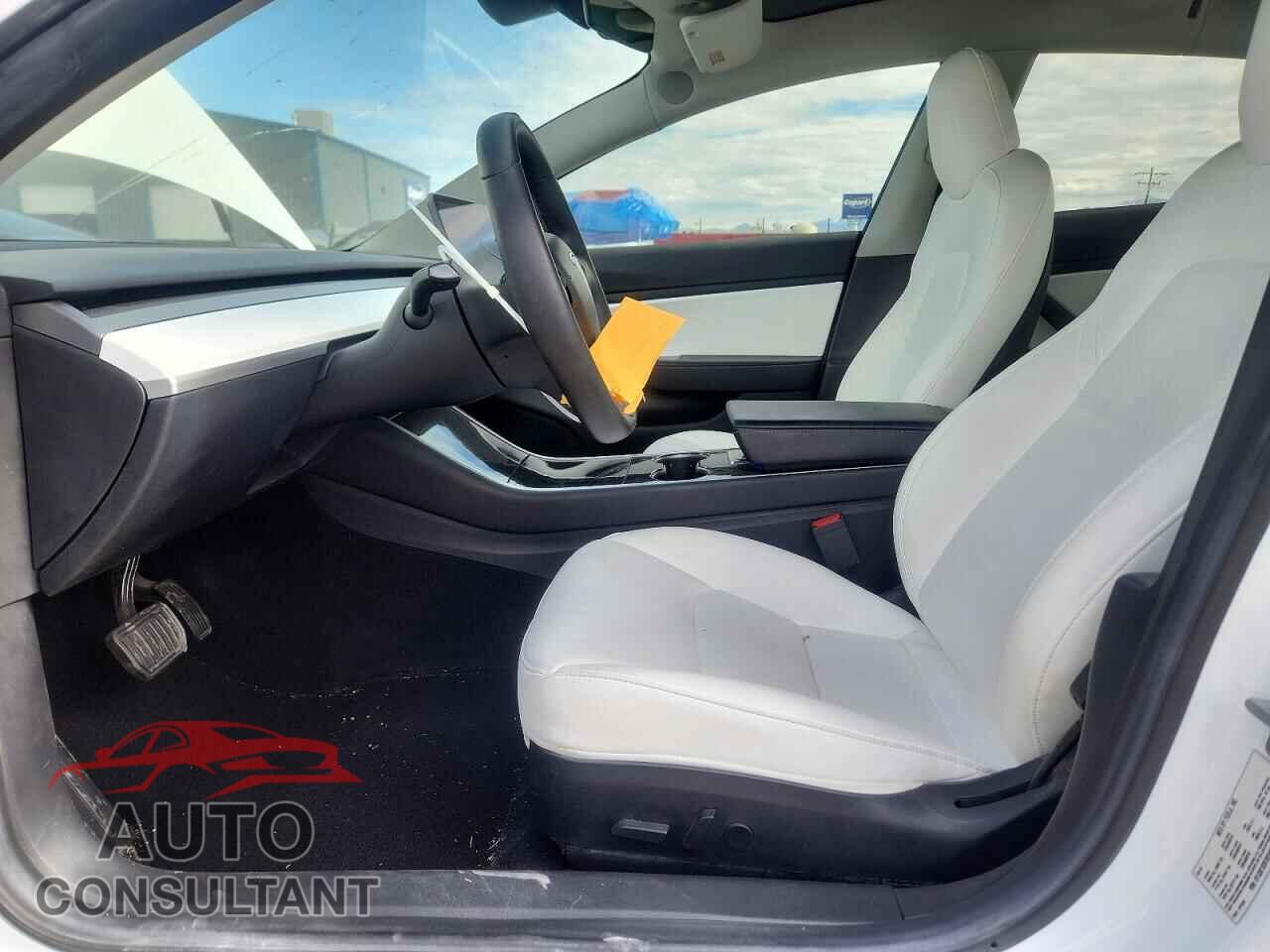 TESLA MODEL 3 2019 - 5YJ3E1EB7KF454684