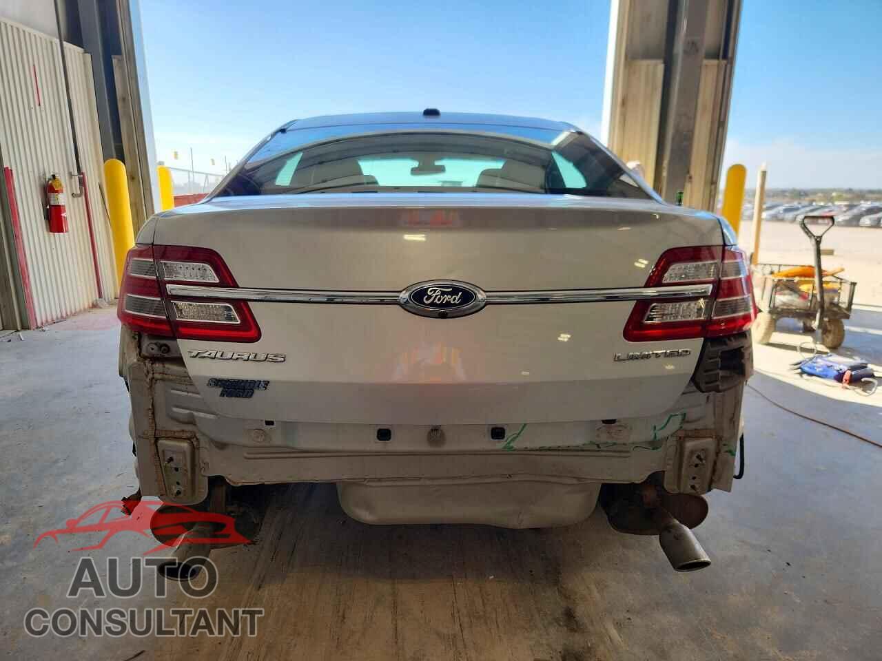 FORD TAURUS 2017 - 1FAHP2F81HG102407