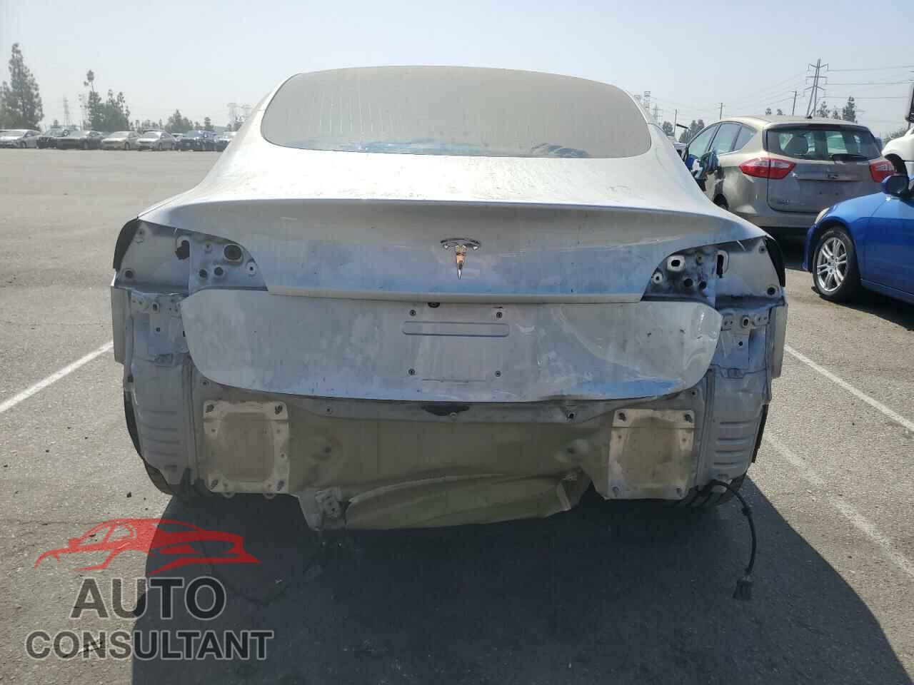 TESLA MODEL 3 2018 - 5YJ3E1EB2JF083447