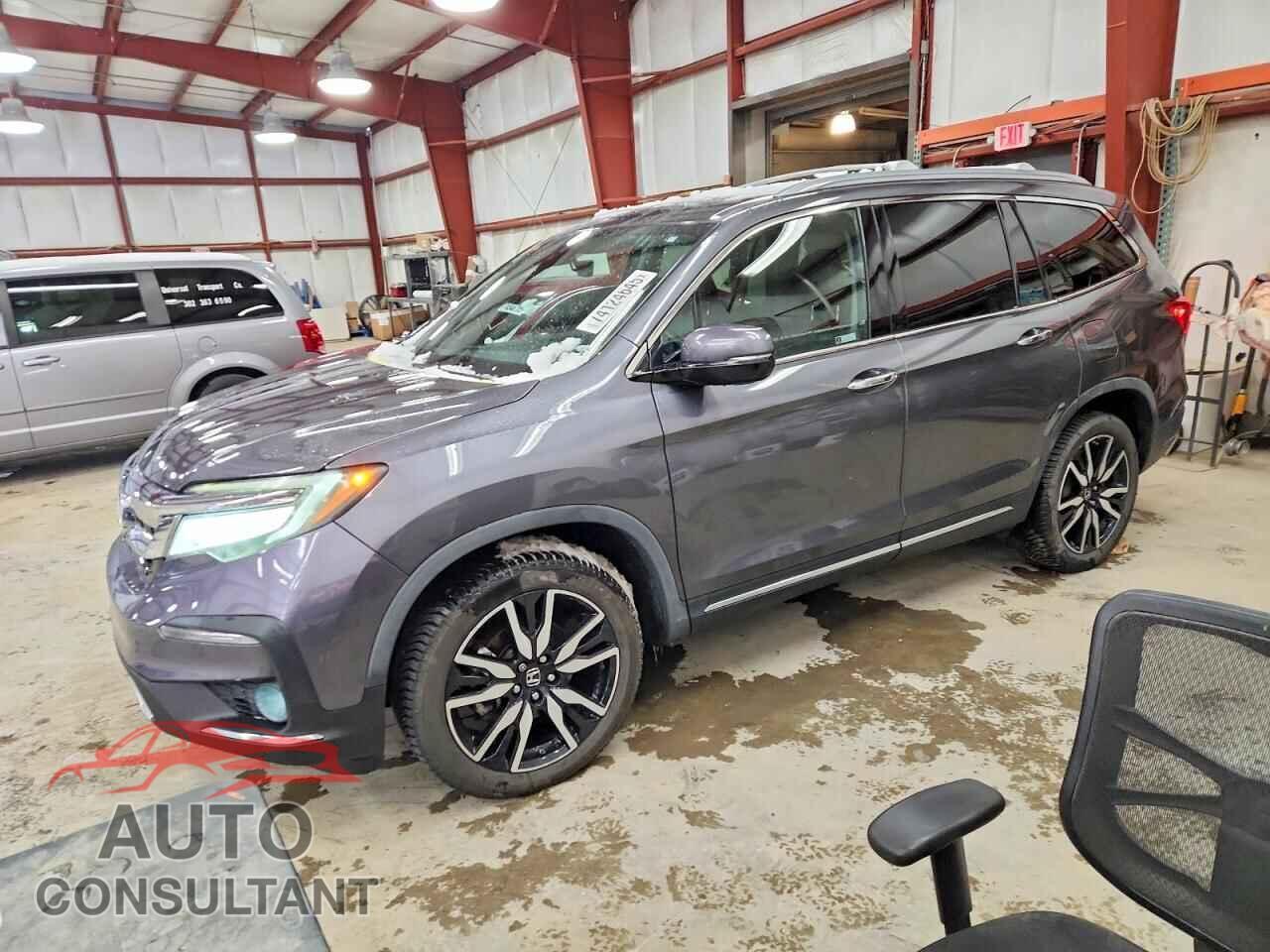 HONDA PILOT 2019 - 5FNYF6H05KB013601