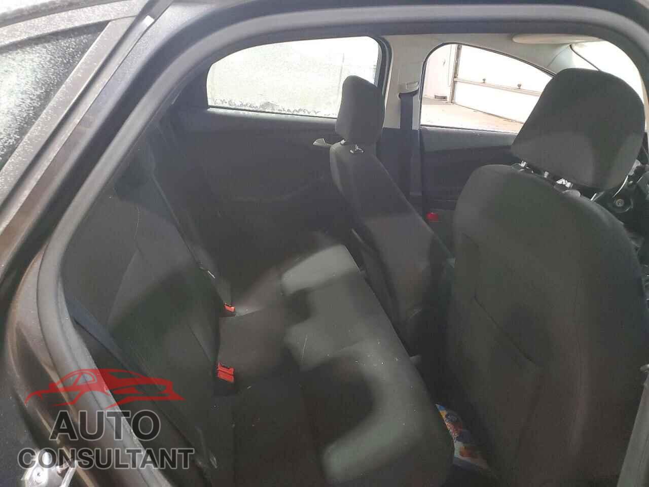 FORD FOCUS 2017 - 1FADP3FE8HL200450
