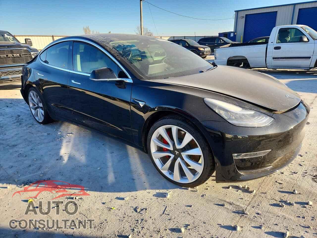 TESLA MODEL 3 2019 - 5YJ3E1EB3KF237276