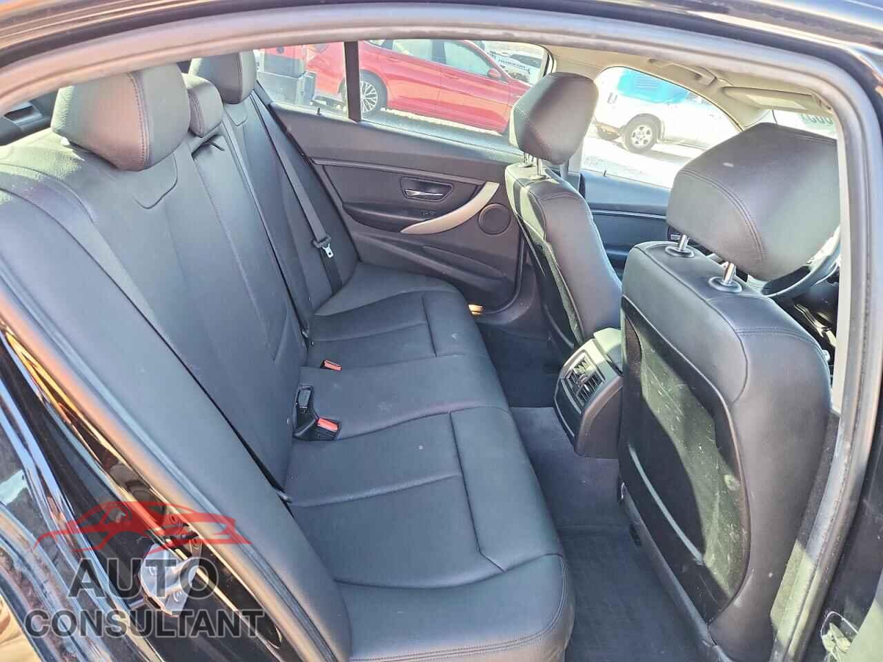 BMW 3 SERIES 2016 - WBA8A3C52GK551423