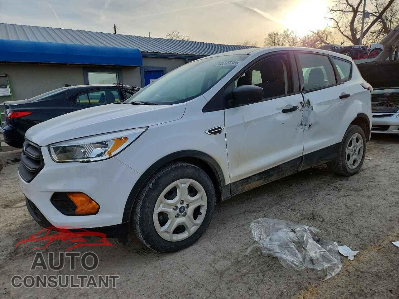 FORD ESCAPE 2017 - 1FMCU0F74HUB29266