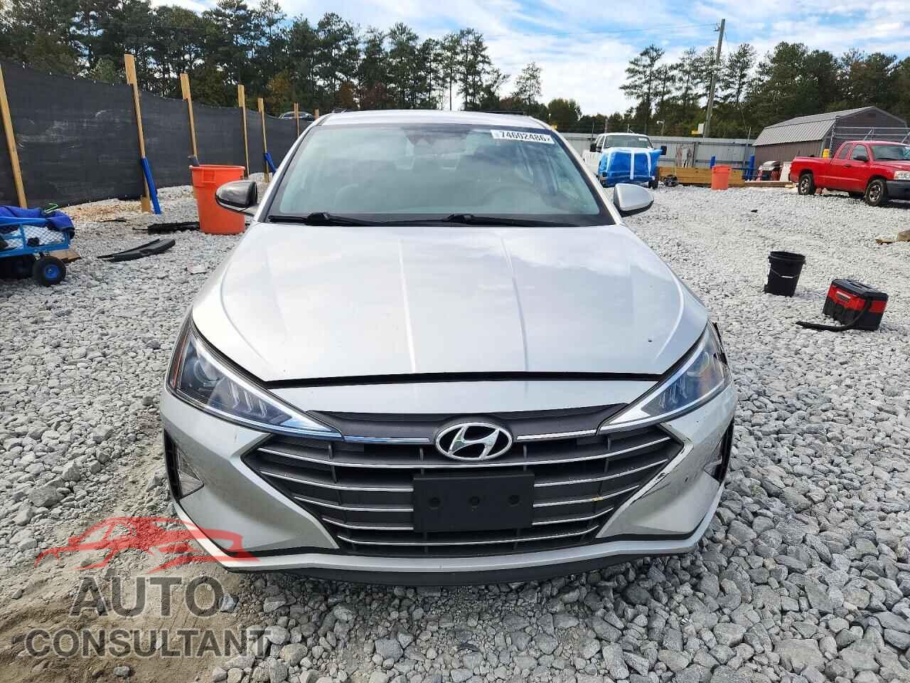 HYUNDAI ELANTRA 2019 - 5NPD84LF4KH417841