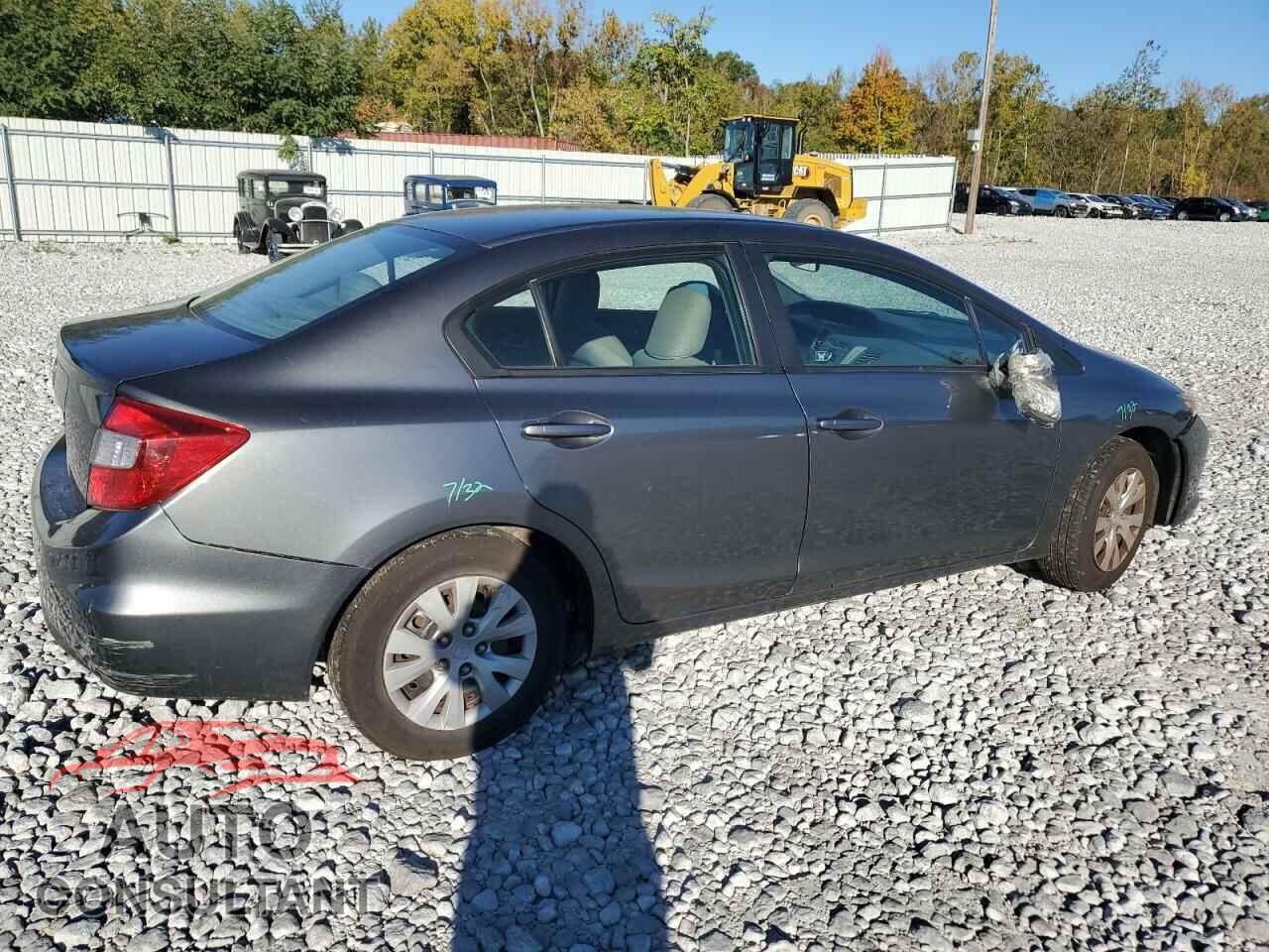 HONDA CIVIC 2012 - 2HGFB2E55CH572607