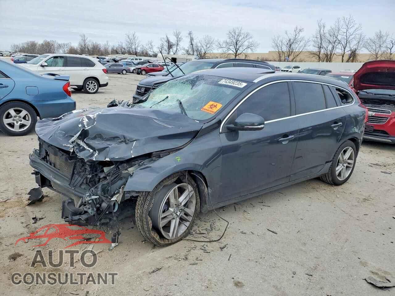 VOLVO V60 2015 - YV140MEB4F1196069