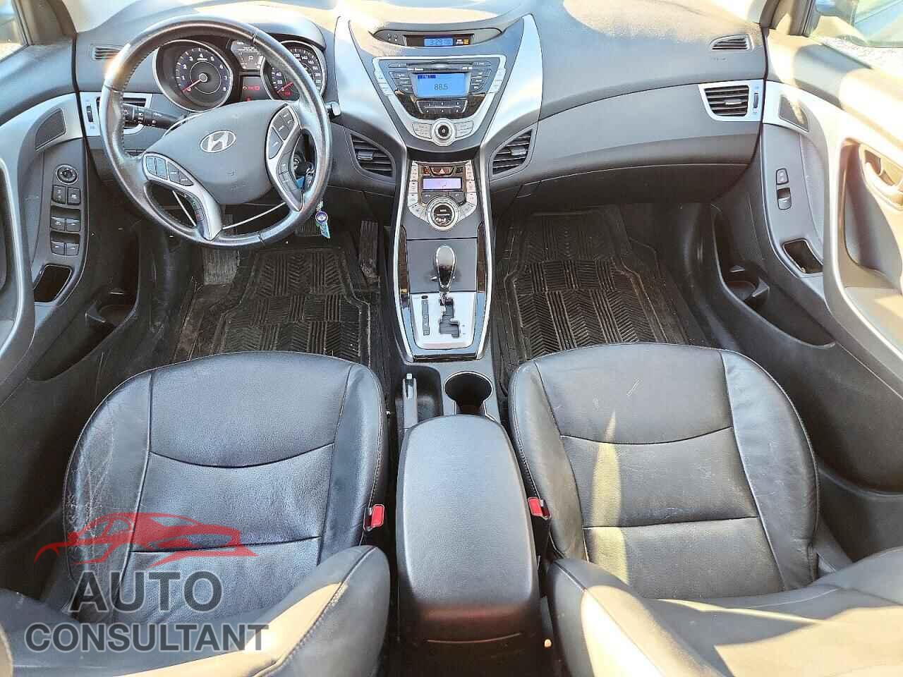 HYUNDAI ELANTRA 2013 - 5NPDH4AE2DH210572