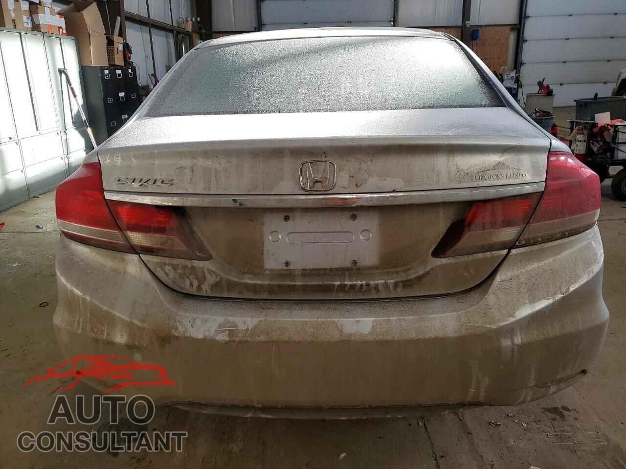 HONDA CIVIC 2013 - 2HGFB2F45DH014361