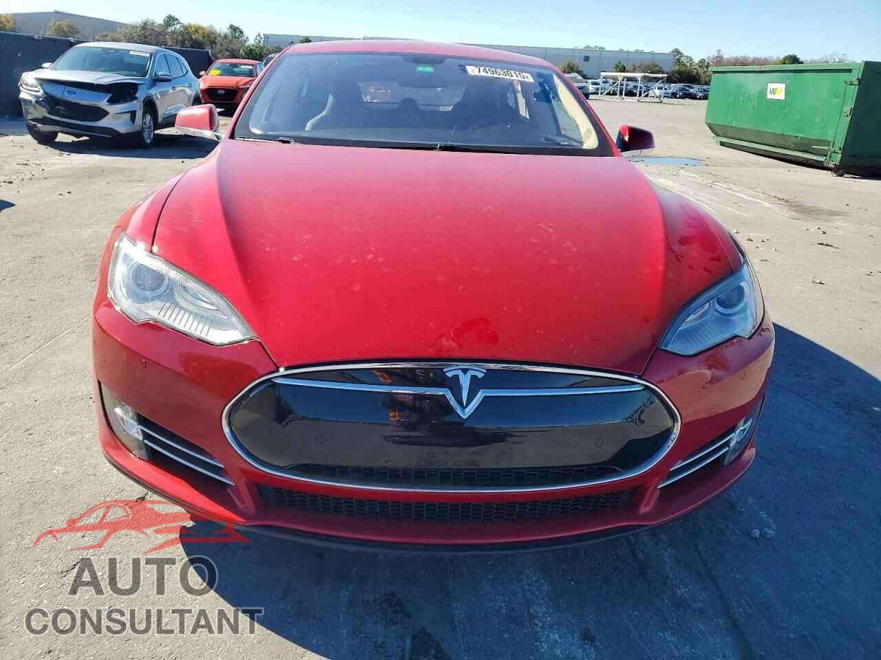 TESLA MODEL S 2013 - 5YJSA1CG8DFP27334