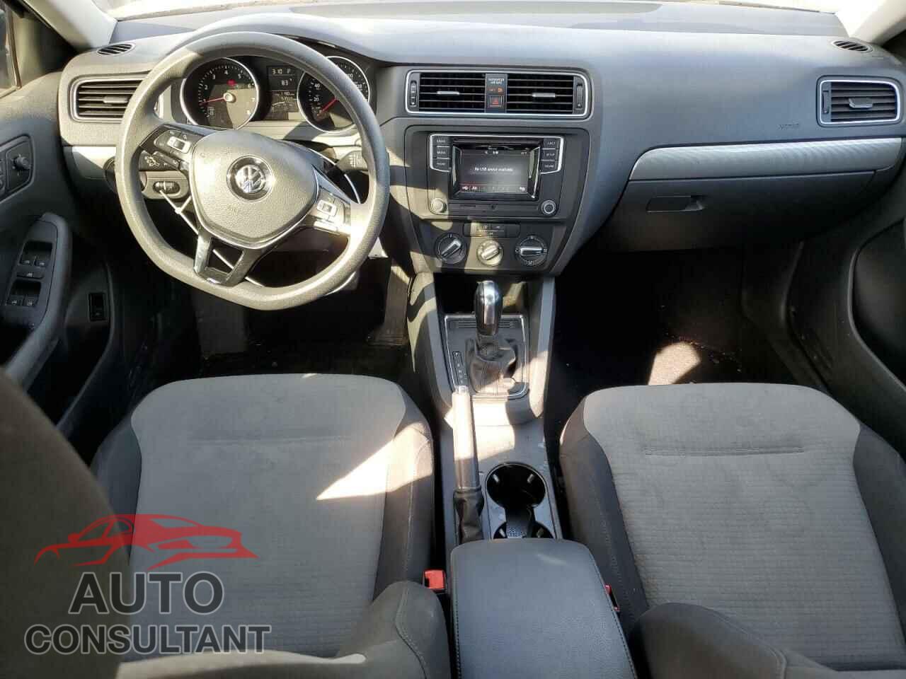 VOLKSWAGEN JETTA 2017 - 3VW2B7AJ9HM397653
