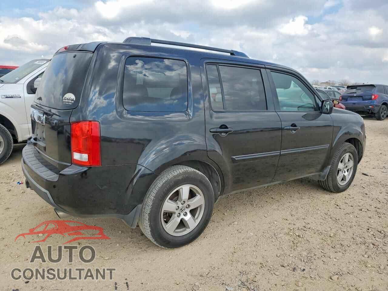 HONDA PILOT 2011 - 5FNYF3H49BB045548