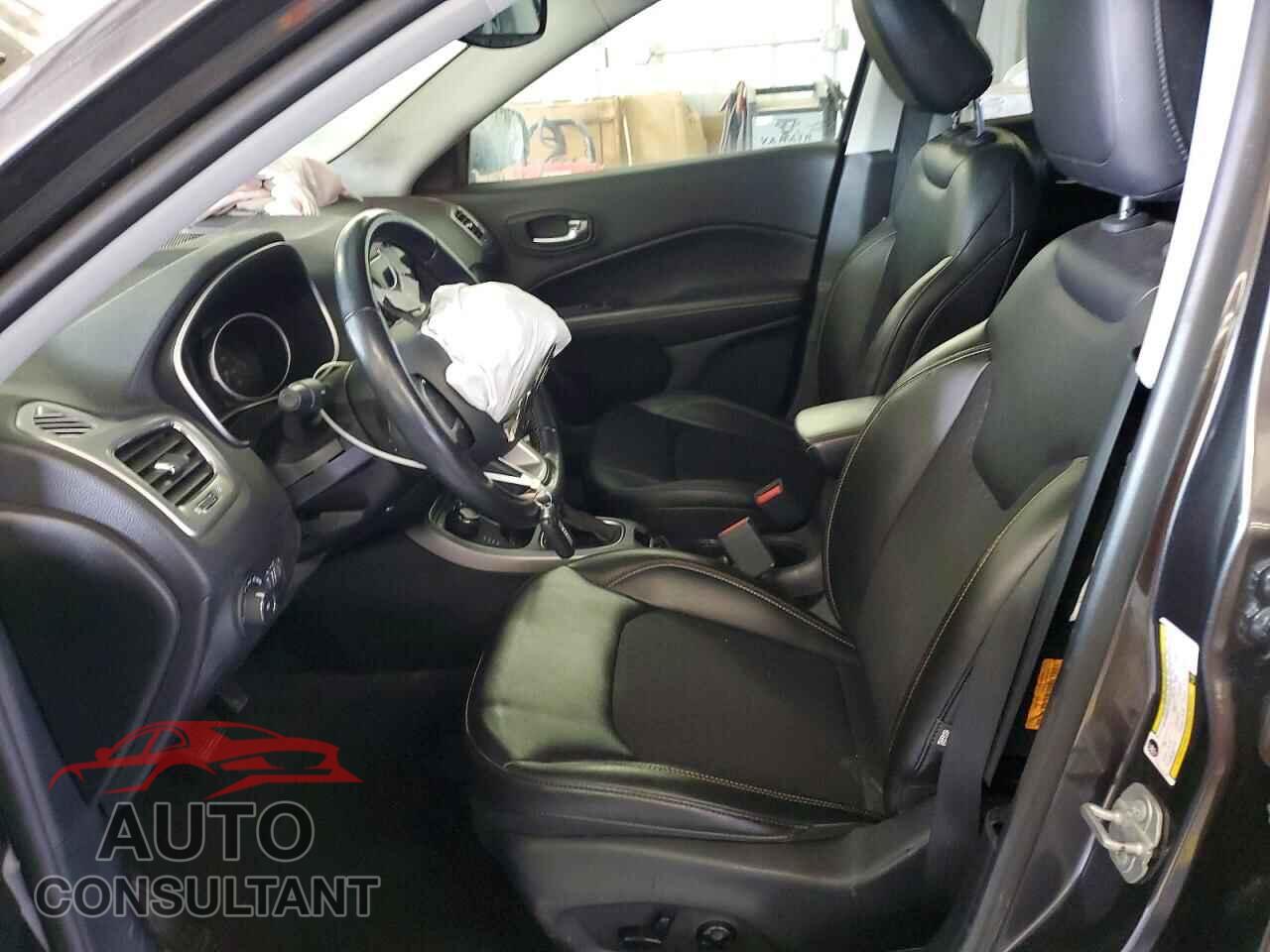 JEEP COMPASS 2018 - 3C4NJDBB7JT342431