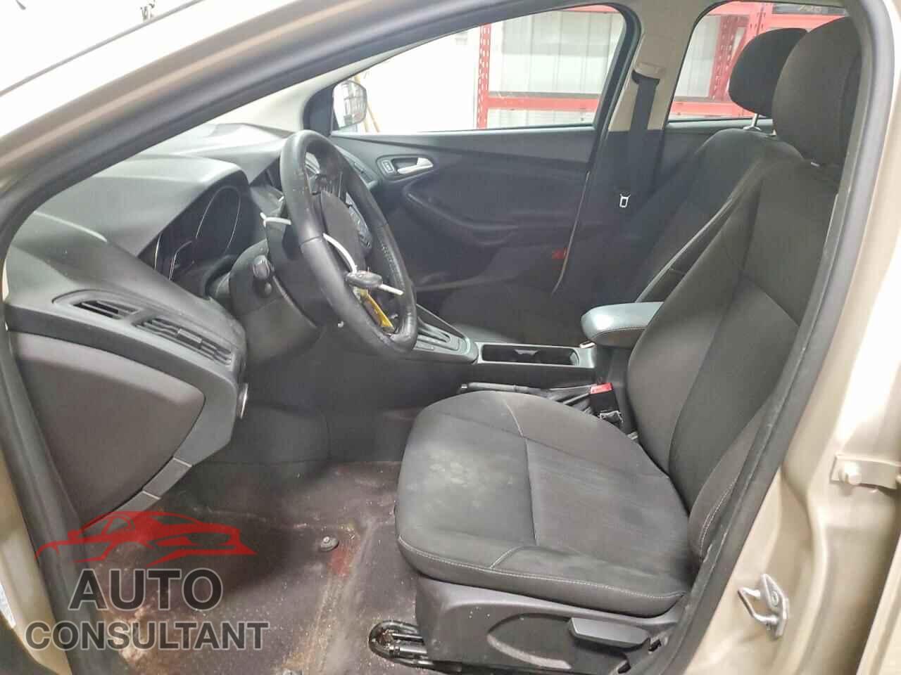 FORD FOCUS 2018 - 1FADP3FE2JL257779