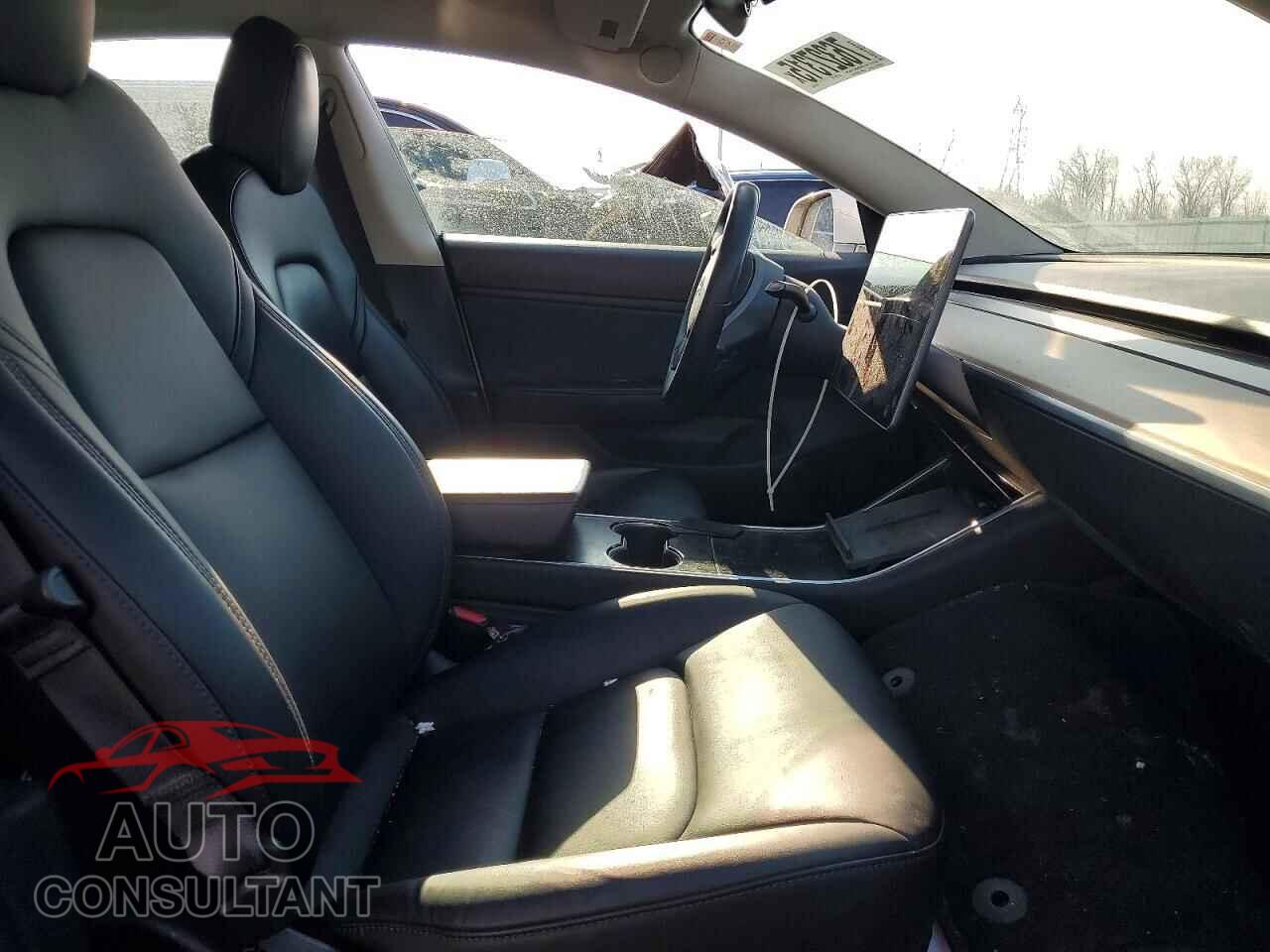 TESLA MODEL 3 2018 - 5YJ3E1EA3JF052182