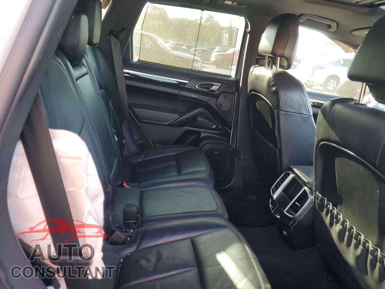 PORSCHE CAYENNE 2013 - WP1AA2A24DLA01801