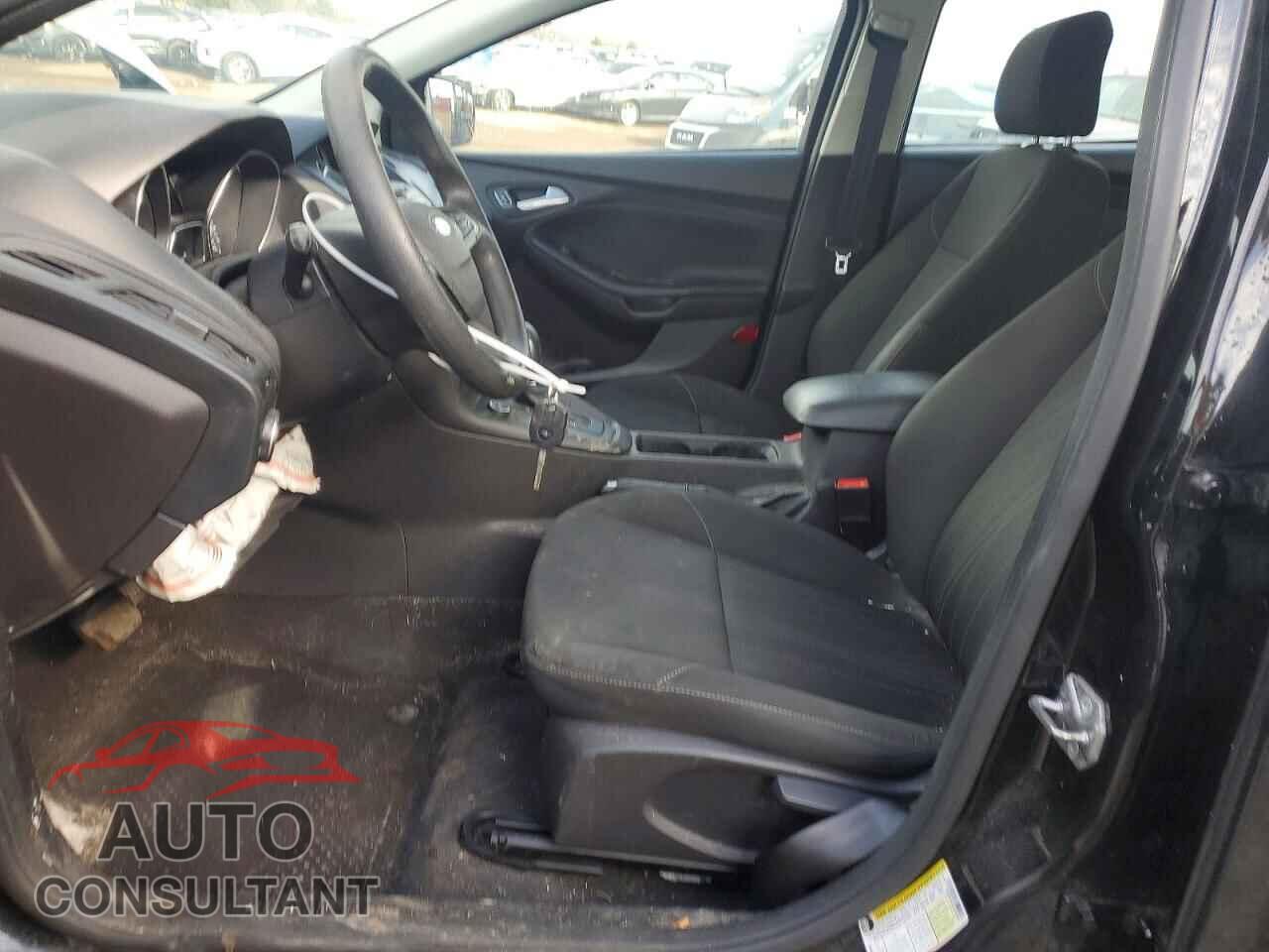 FORD FOCUS 2015 - 1FADP3F24FL230189