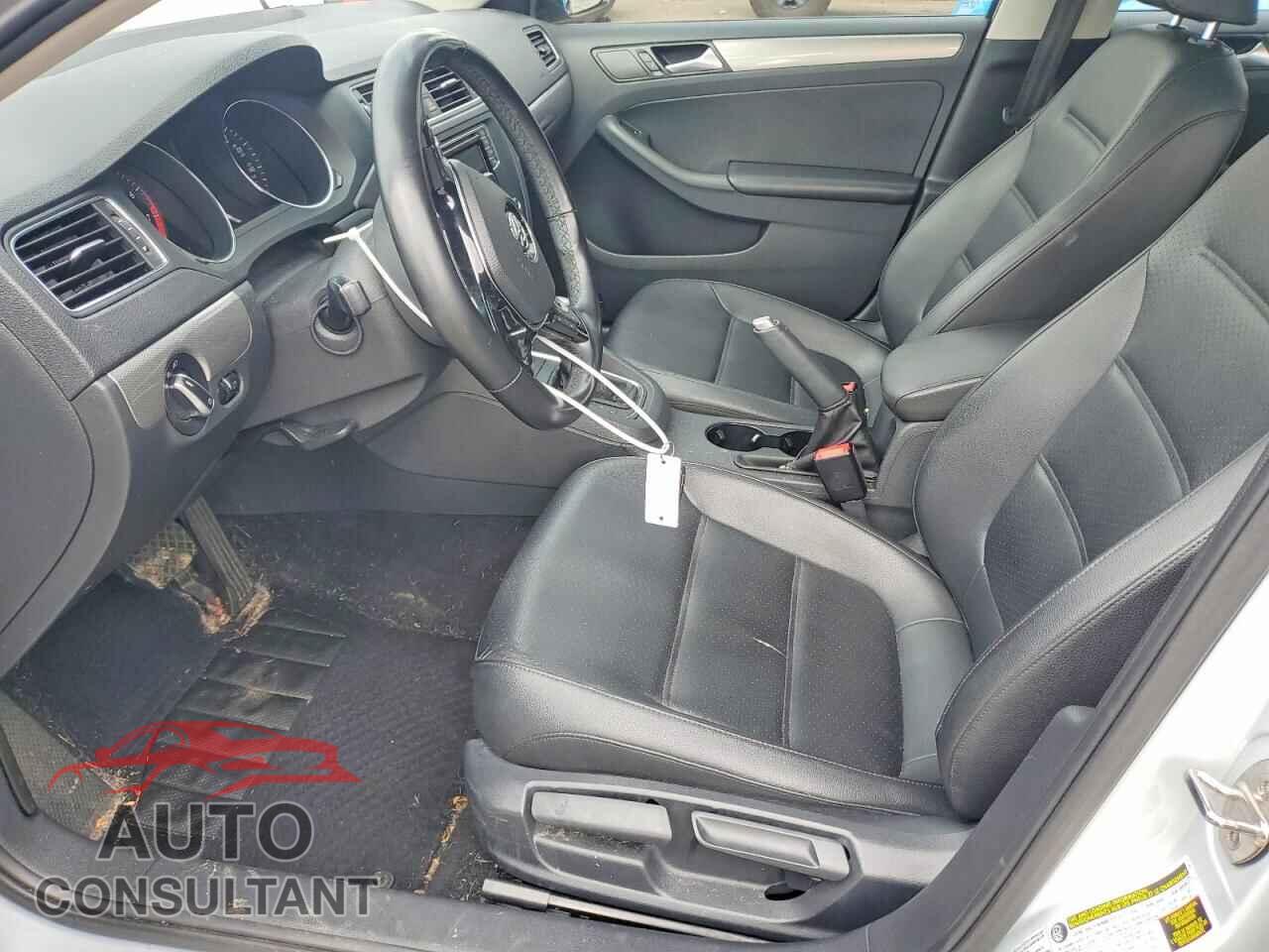 VOLKSWAGEN JETTA 2017 - 3VWDB7AJ8HM295012