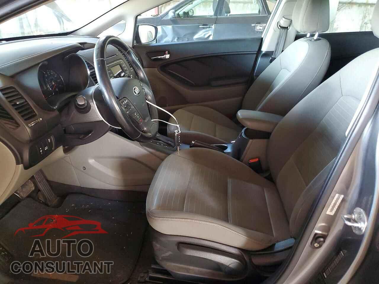 KIA FORTE 2015 - KNAFX5A86F5374645