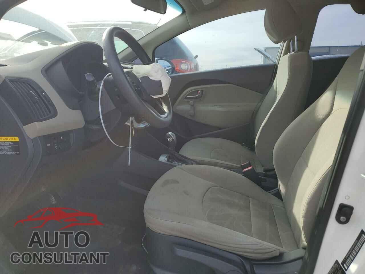 KIA RIO 2015 - KNADM4A34F6454258